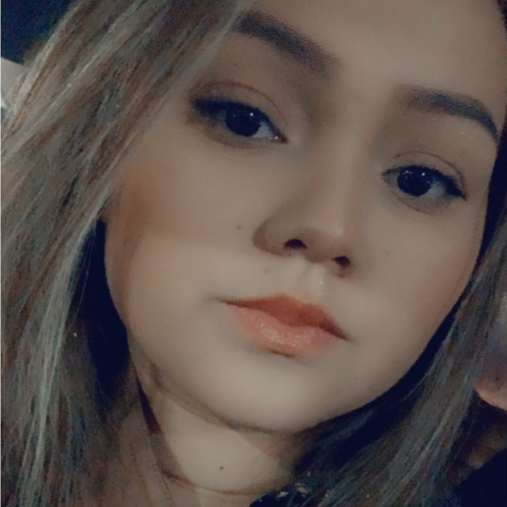 Meet your Posher, Stephany